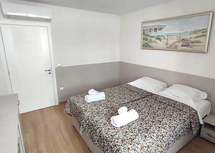 2 Coastal Retreat *
